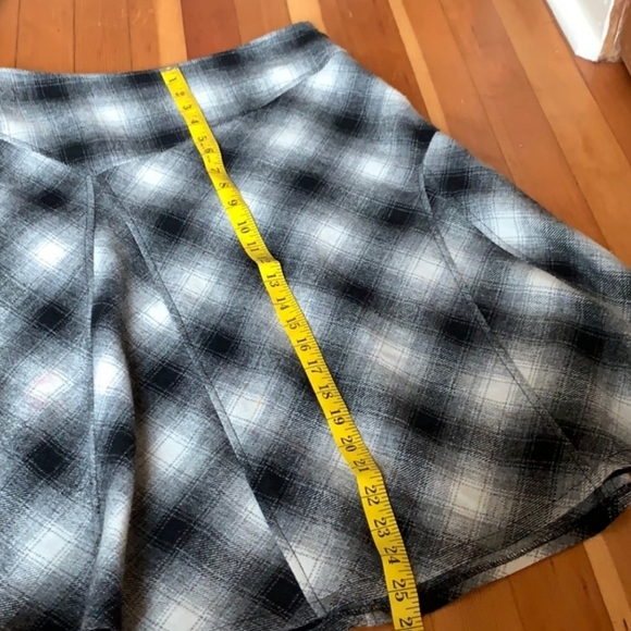 Black and White Tribal Wool Plaid Skirt - Picture 6 of 8